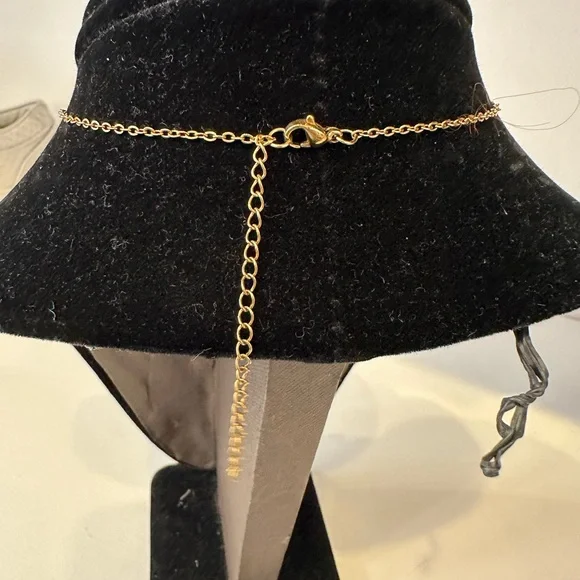 Vintage Shell Necklace - Picture 4 of 5